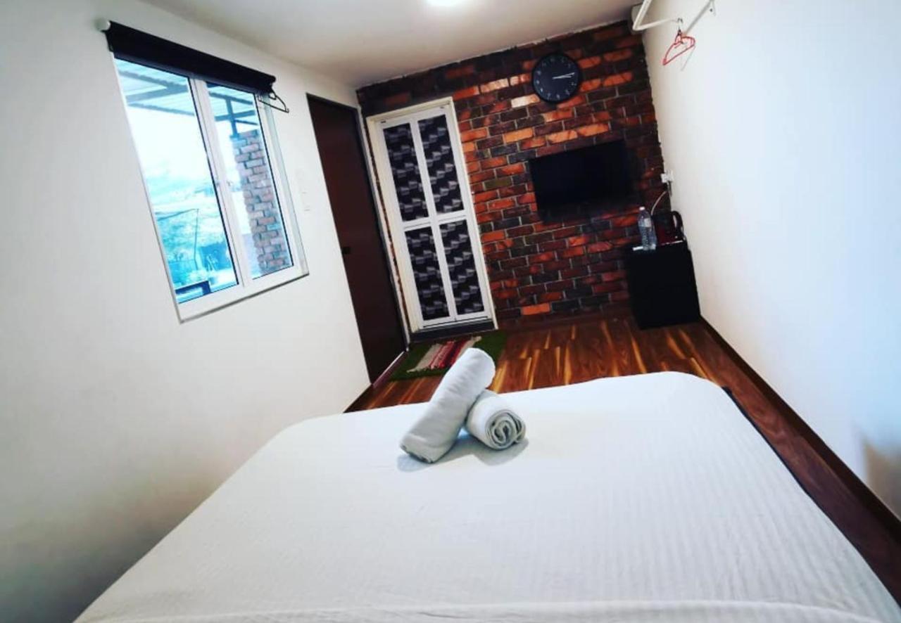 Petak Padin Cottage By The Pool, Kepala Batas  Exterior foto